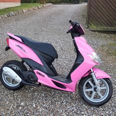 Yamaha Jog r (Pink Lady)