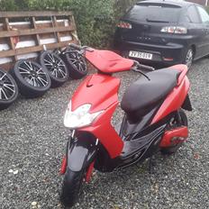 Yamaha  Yamaha jog r solgt 4750