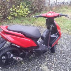 Yamaha  Yamaha jog r solgt 4750