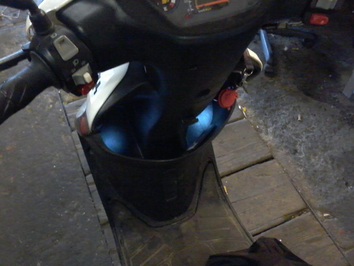 VGA Digita (vinter ged) - Lys i handskerummet :P (tænder så snart der er tænding på ) billede 6