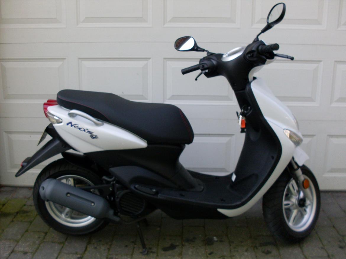 Yamaha Neos 4 ( SOLGT ) billede 3