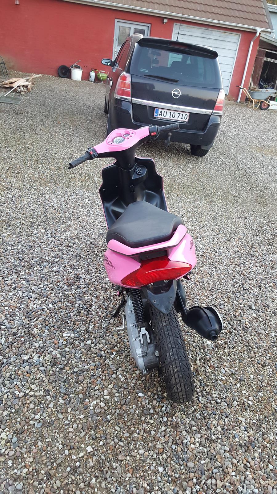 Yamaha Jog r (Pink Lady) billede 7