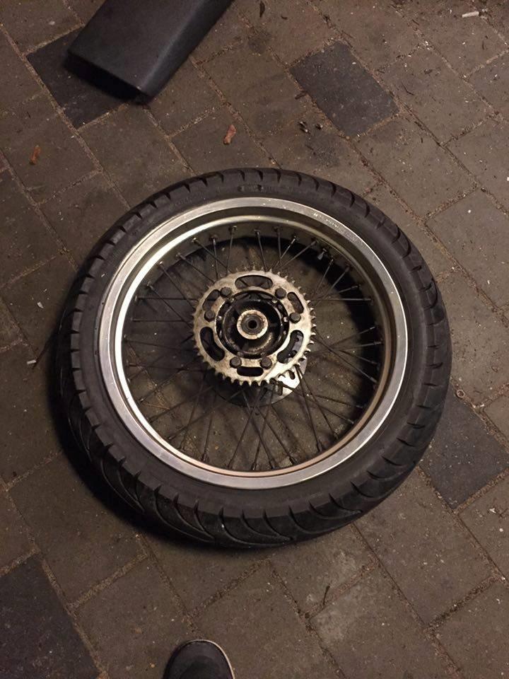 Gilera SMT - så tog jeg bagfælgen af for det var lidt bedre at komme til og det blev sku pænt! billede 16