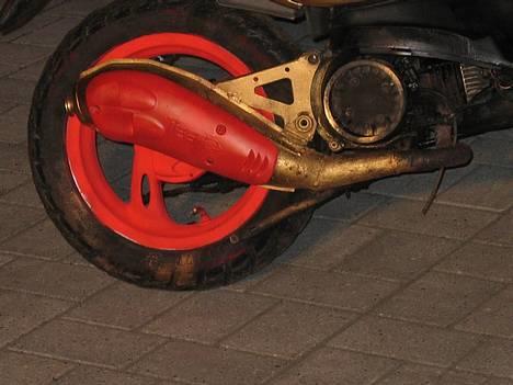 Adly Thunderbike - The selvlysende orange billede 3