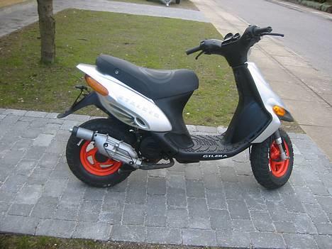 Gilera Stalker - Hele scooteren fra højre af... billede 5