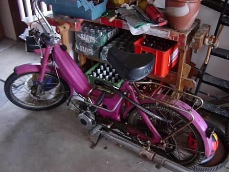 Puch Maxi K - Min lyserøde Puch Maxi K bagfra. billede 1
