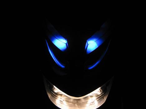 Aprilia Sr 50 Ditech "TIL SALG" - Dioderne foran.... billede 5