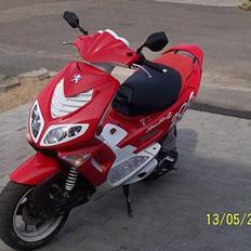 Peugeot Speedfight 2(TOTALSKADET)