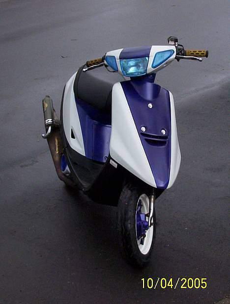 Yamaha  jog AC solgt! - som den stod med de andre skjolde har både dem og det gule sæt billede 5