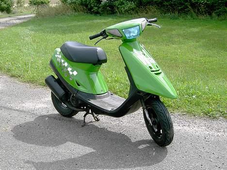 Yamaha jog AS[ BYTTET TIL SONIC] - som den så ud da jeg købte den er blevet federe siden:) billede 5