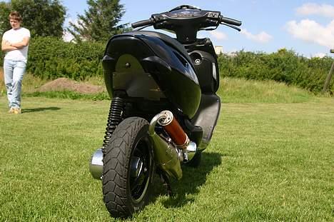 Aprilia sonic*BLACK BEAUTY* SOLGT - fee sonic ikk... meeen tossen skulle jo lige stå i vejen..!! :( billede 7