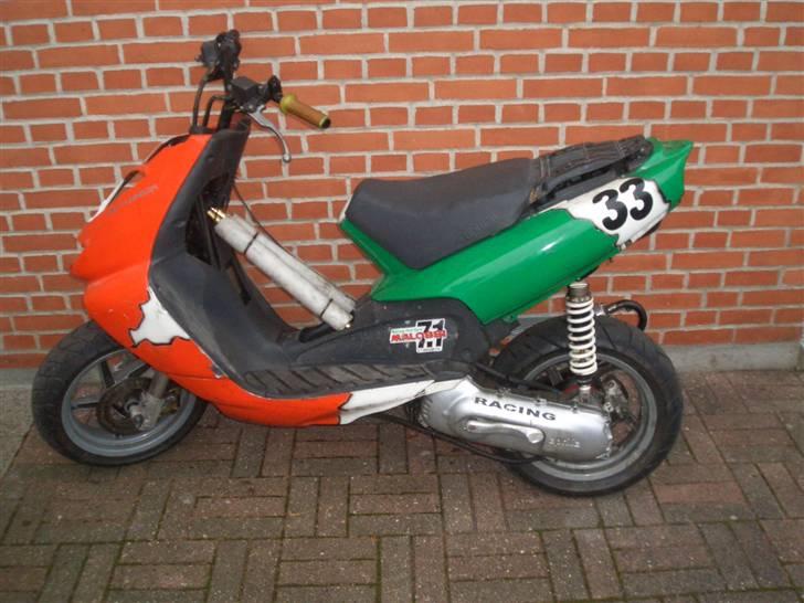 Aprilia sr50 Baneracer til salg - Sådan ud til at starte på  billede 8