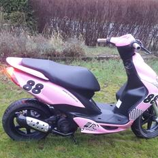 Yamaha jog r solgt for 7400 kr 