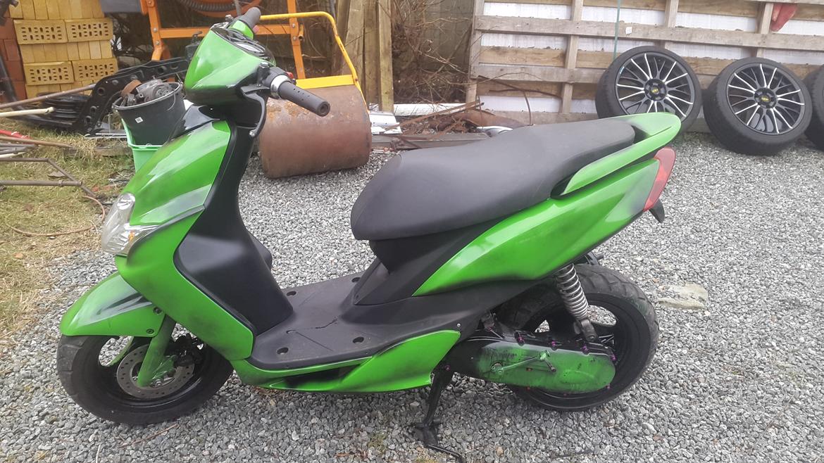Yamaha  Yamaha jog r solgt 5200 kr. billede 3