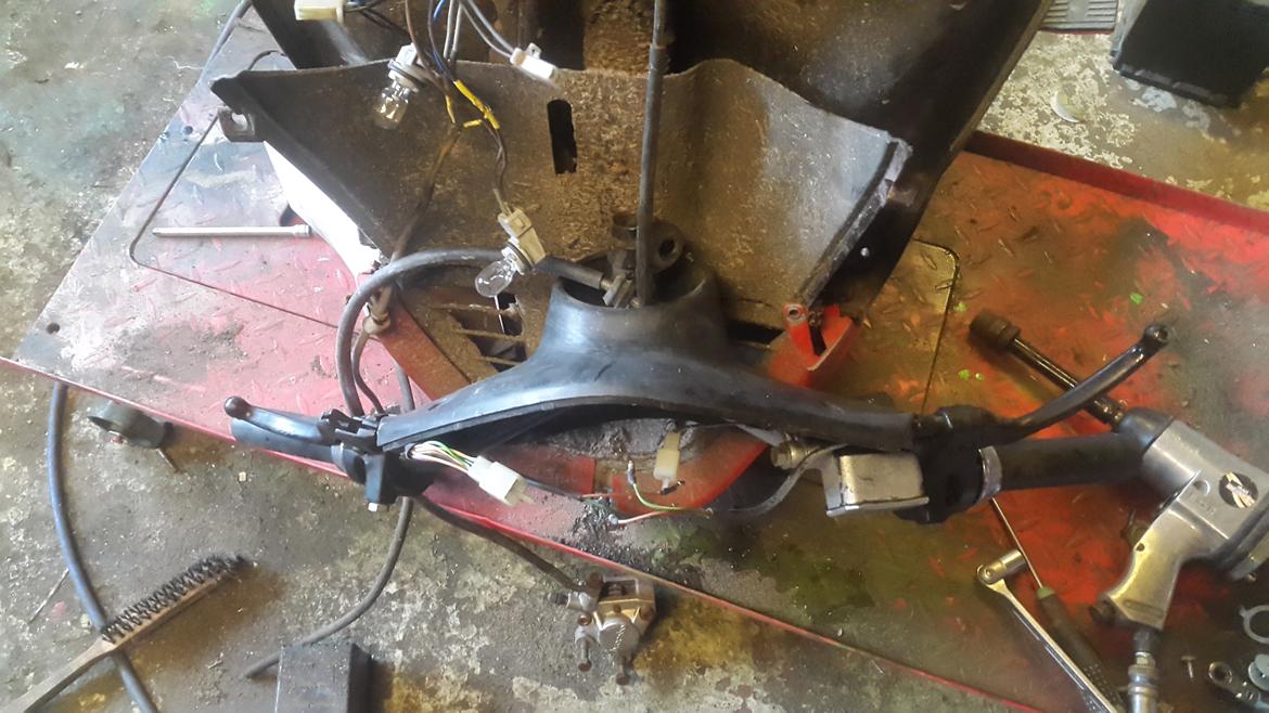 Yamaha  Yamaha jog r solgt 5200 kr. billede 14