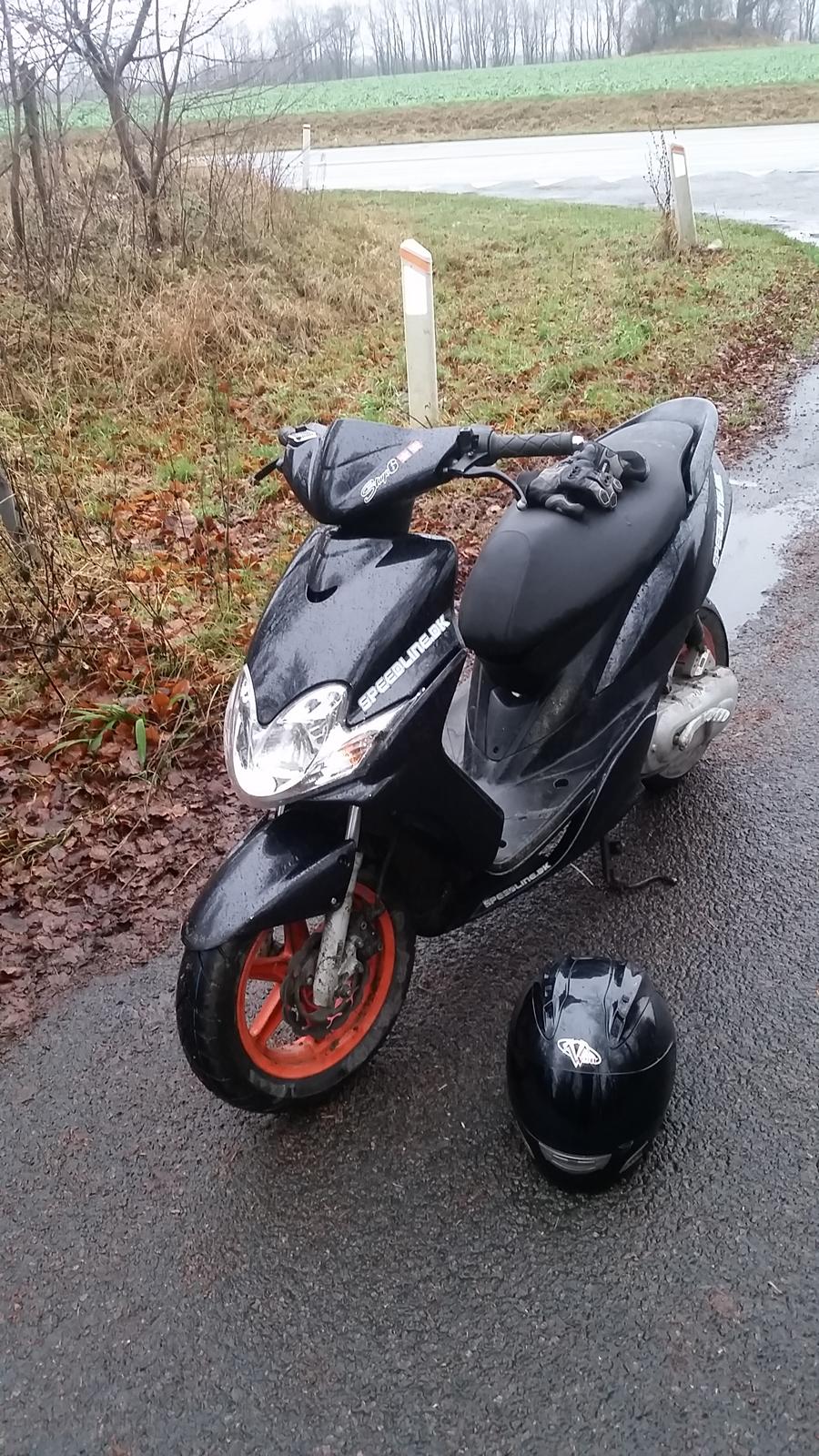 Yamaha jogr (solgt)  billede 1