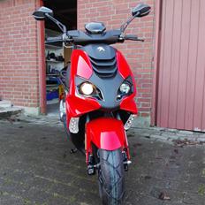 Peugeot speedfight 4