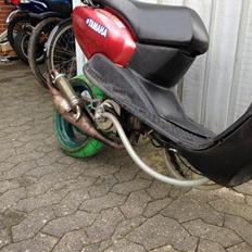 Yamaha Neos med aerox motor