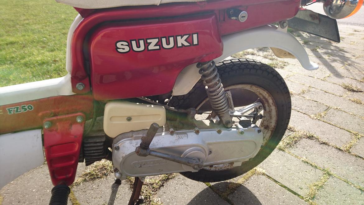 Suzuki fz50 metalicrød  - org sideskjold  billede 16