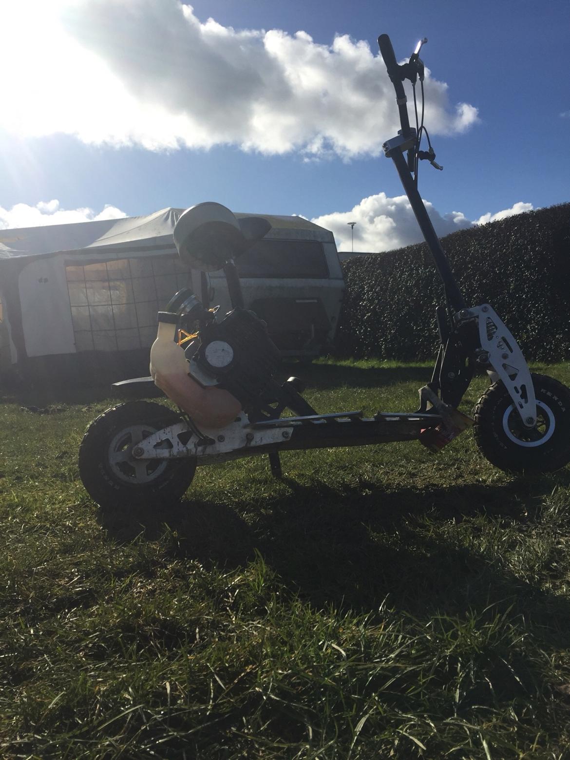 MiniBike Megaleg Benzin Løbehjul billede 12