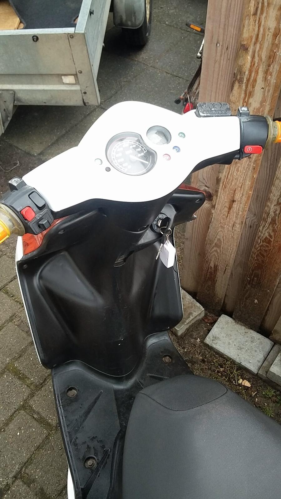 Yamaha jog r  billede 4