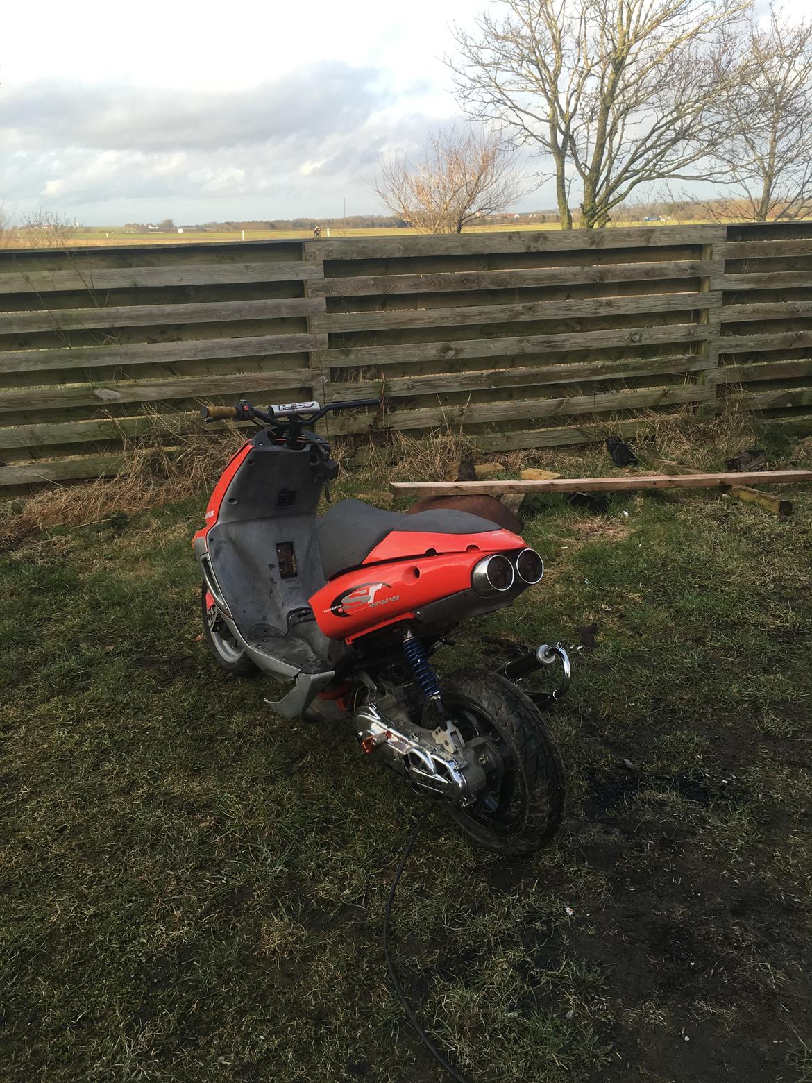 Aprilia SR50 LC "Solgt" billede 3