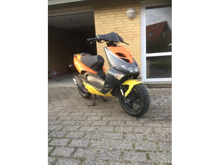 {{currentPhoto.altText}} billede {{currentPhoto.number}}