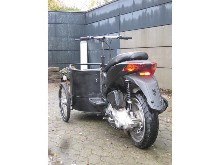 Aprilia ladscooter billede 2