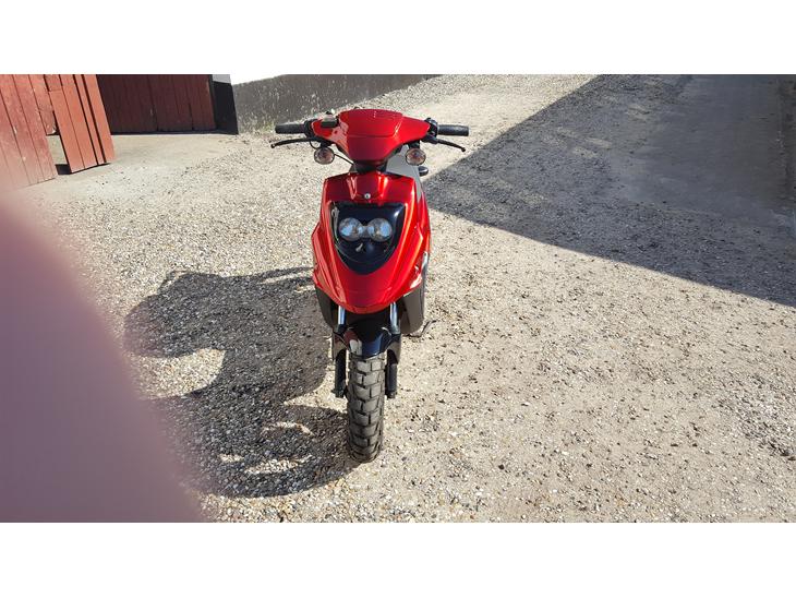 {{currentPhoto.altText}} billede {{currentPhoto.number}}