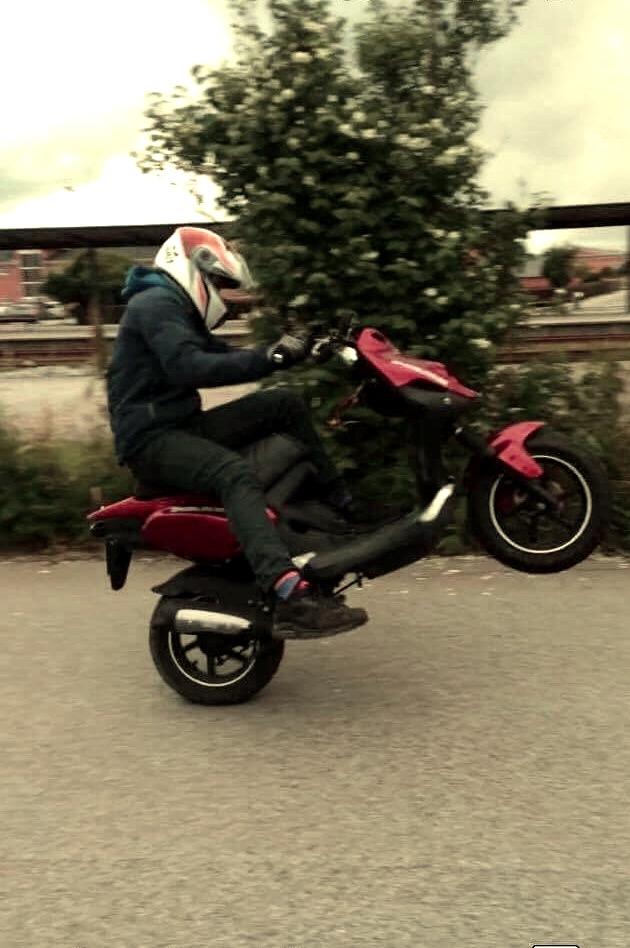 PGO Pmx naked billede 3