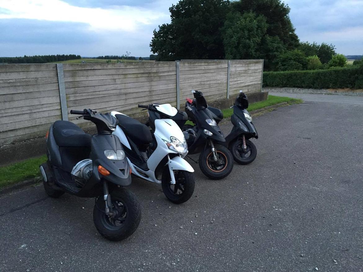 Yamaha jog r sort billede 7