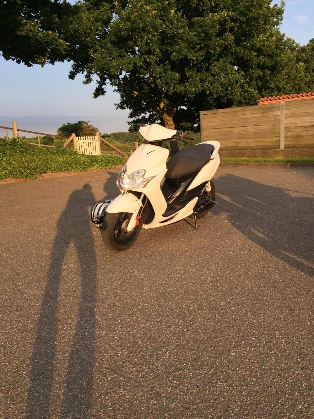 Yamaha jog r sort billede 14