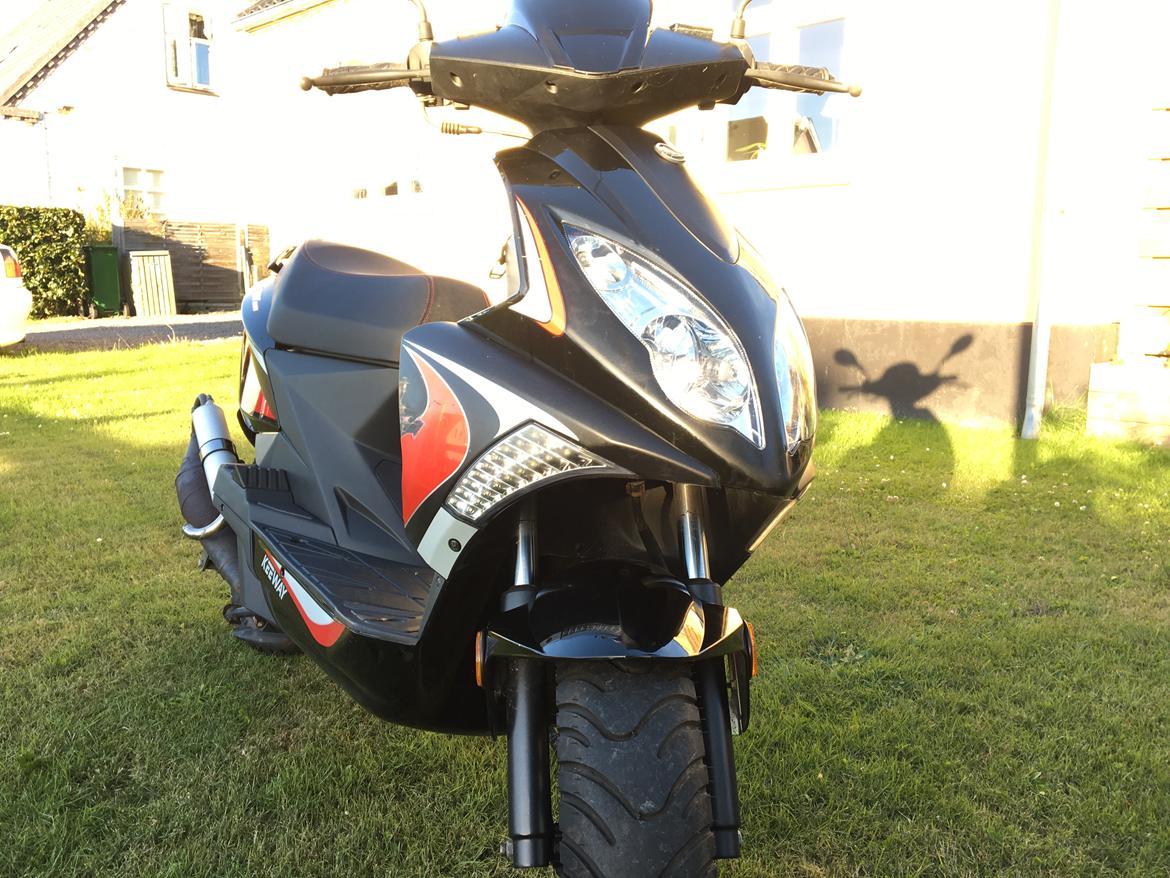 Keeway F-act evo 50 *SOLGT* billede 1