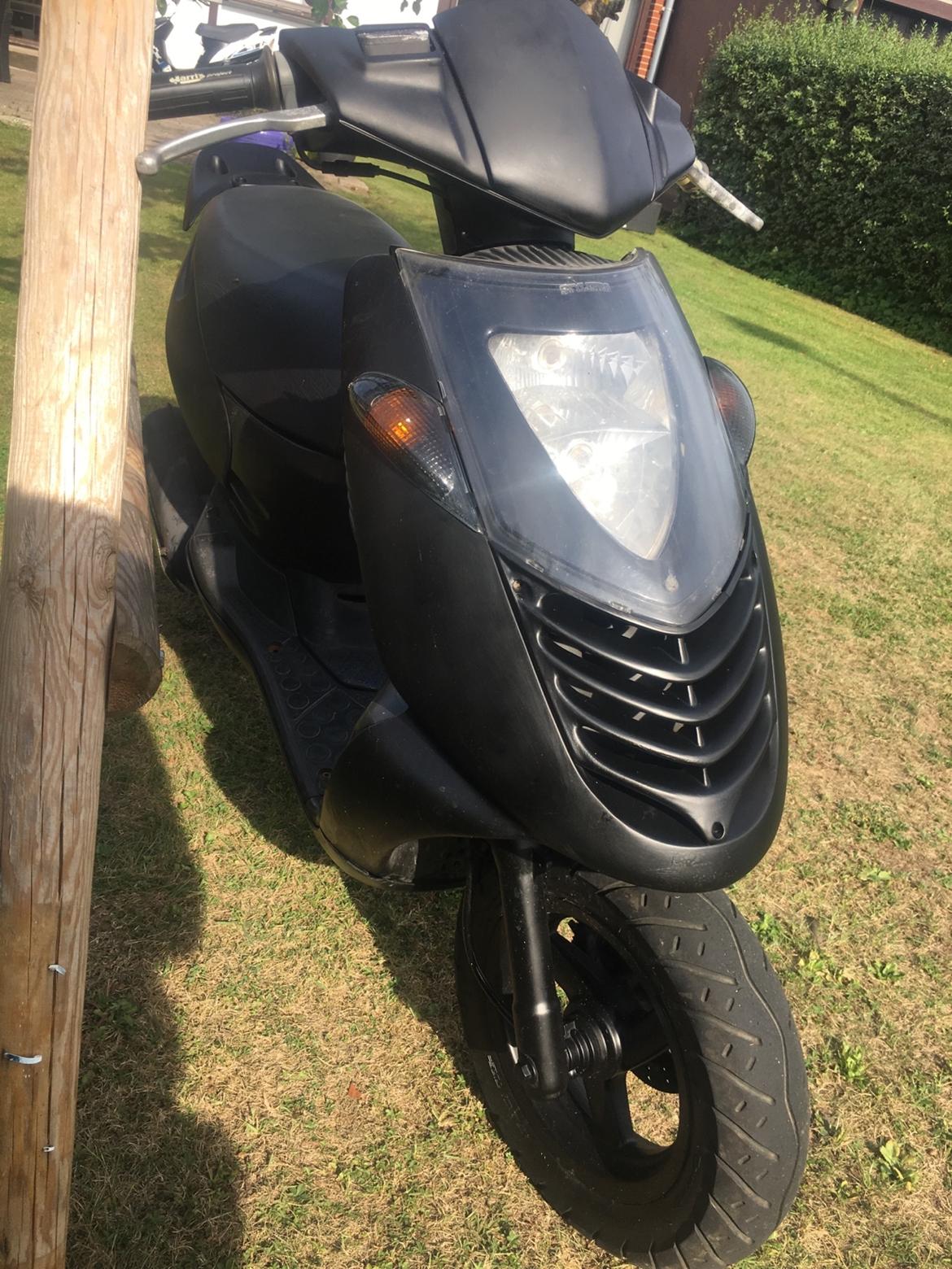 Aprilia Sonic Black edition 100cc billede 2