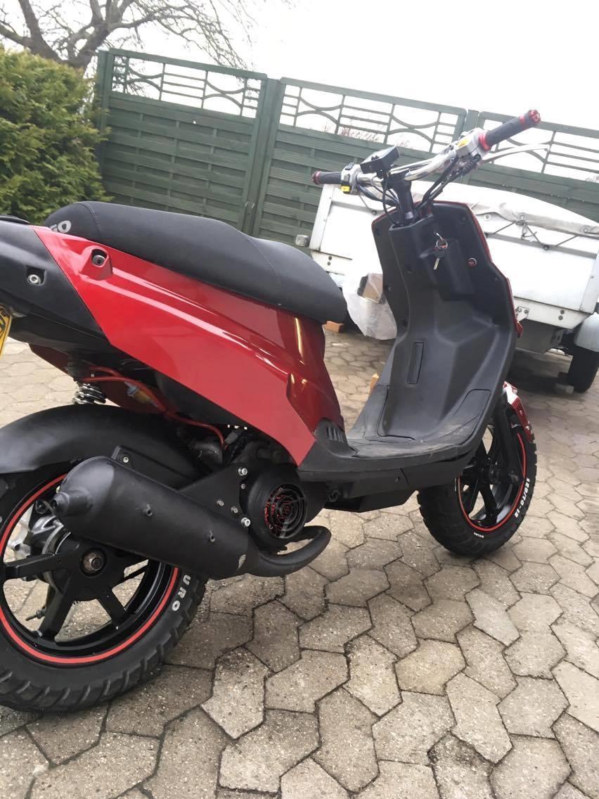 PGO Hot 50 "Naked" billede 3
