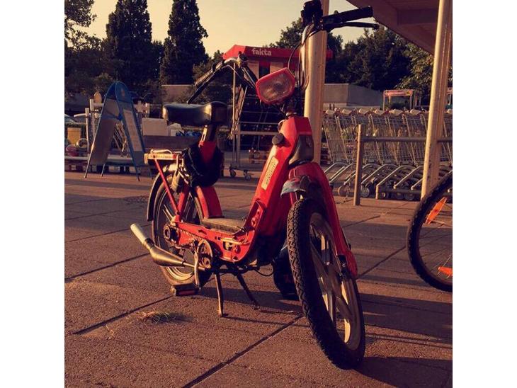 {{currentPhoto.altText}} billede {{currentPhoto.number}}