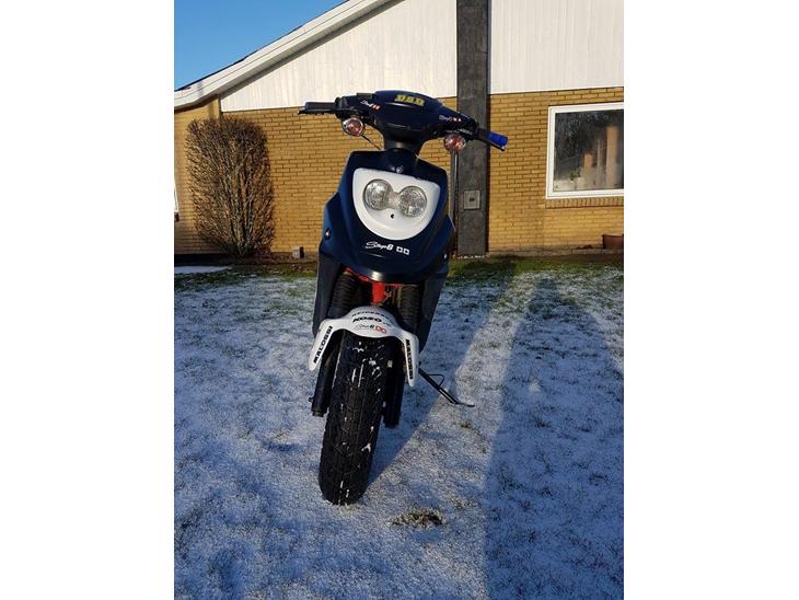 {{currentPhoto.altText}} billede {{currentPhoto.number}}