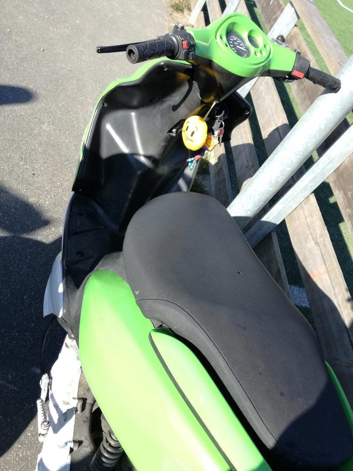 Yamaha jog r billede 2