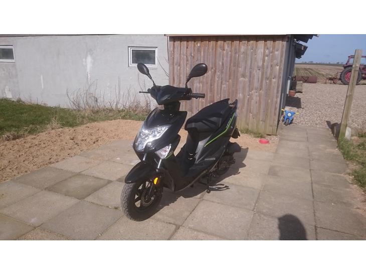 {{currentPhoto.altText}} billede {{currentPhoto.number}}