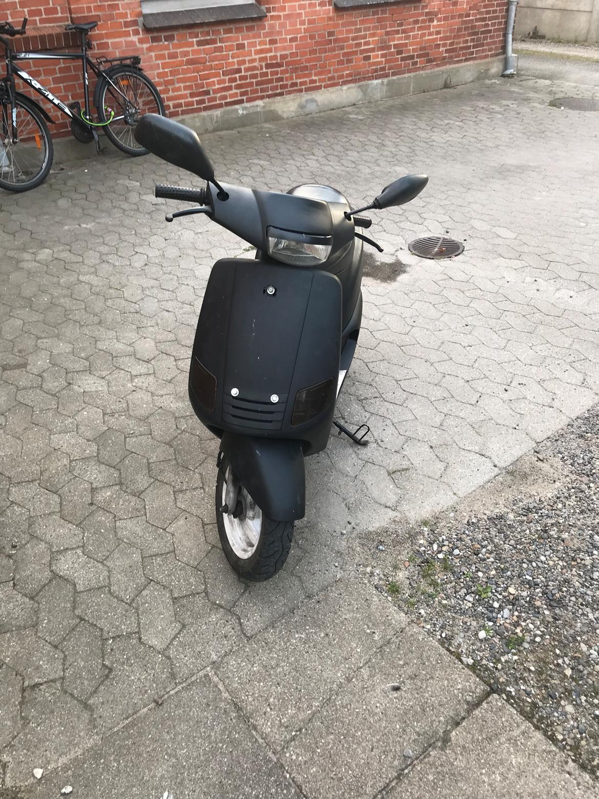 Piaggio old zip billede 1