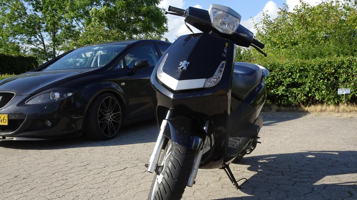 Peugeot VIVA CITY JET-BLACK billede 1