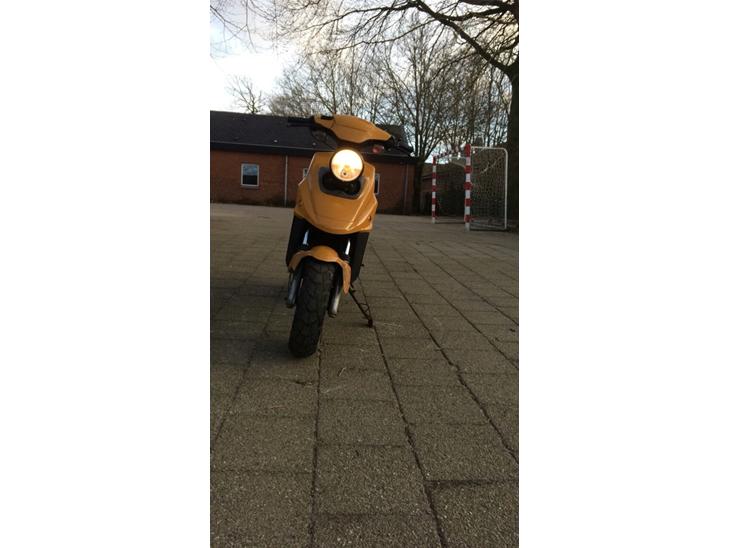 {{currentPhoto.altText}} billede {{currentPhoto.number}}