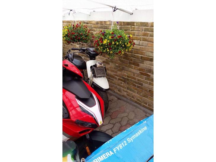 {{currentPhoto.altText}} billede {{currentPhoto.number}}