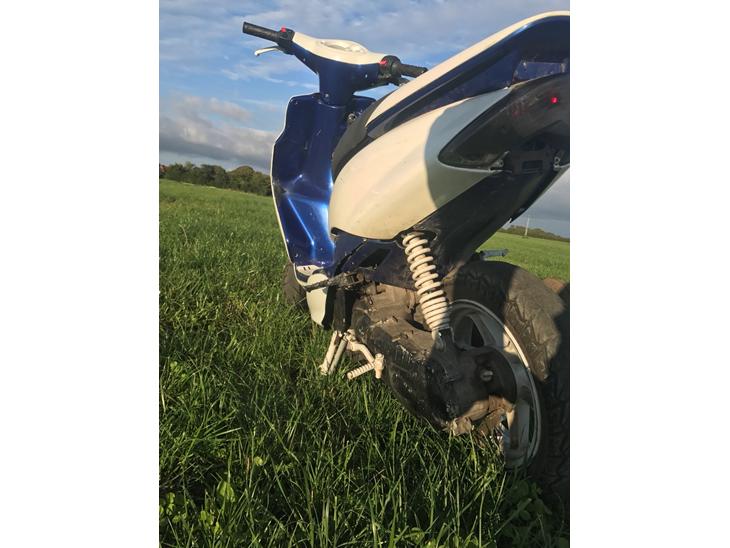 {{currentPhoto.altText}} billede {{currentPhoto.number}}