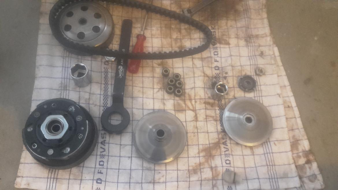 Yamaha Neo´s - ny racer kobling, koblings klokke, rem, ruller, tryk fjeder og trimfjedre  billede 6