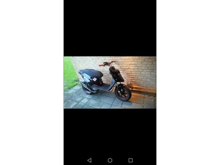 {{currentPhoto.altText}} billede {{currentPhoto.number}}