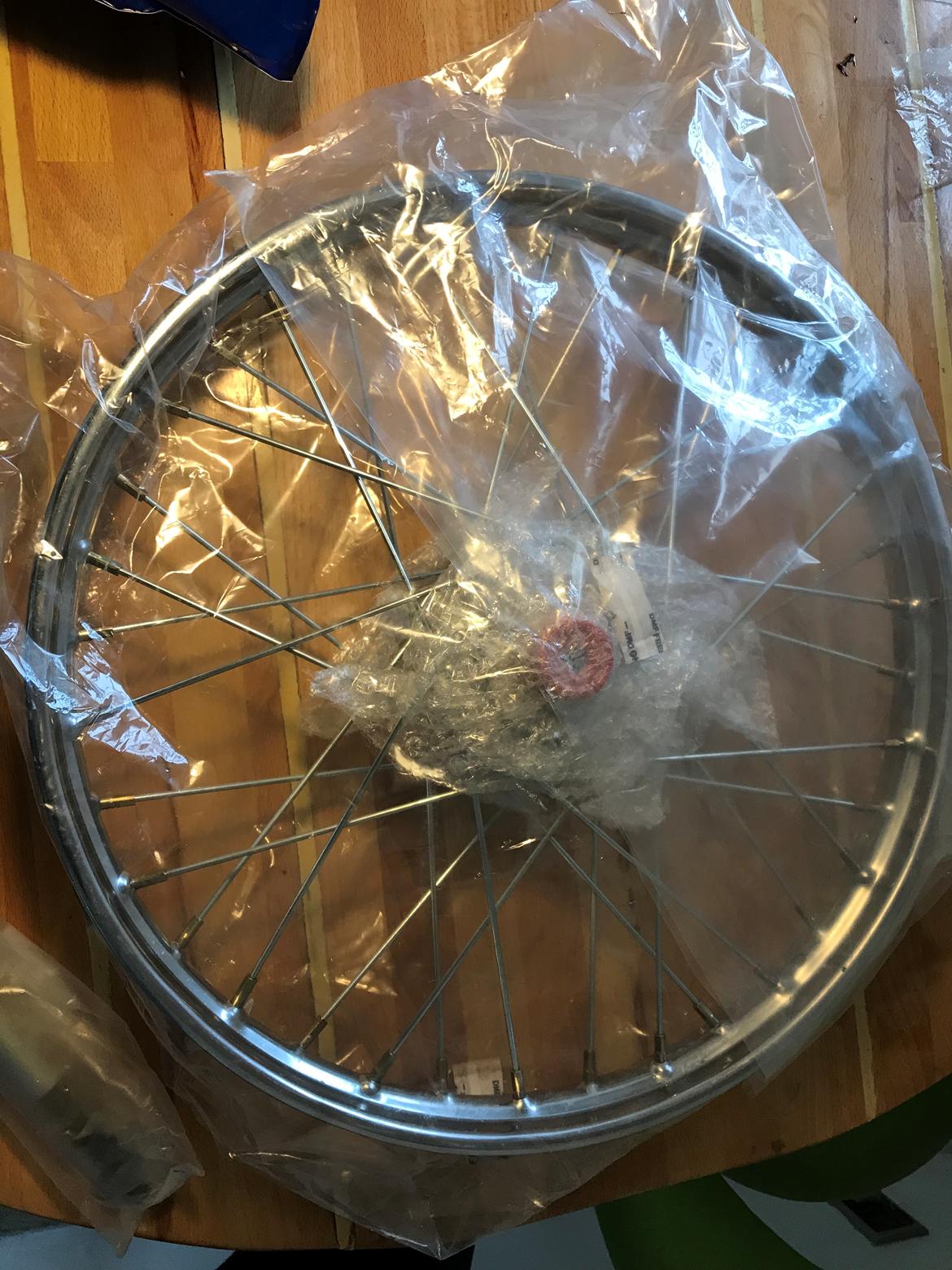 Puch maxi k "custom riders" - og et nyt hjul da det gamle der sad på var skævt!!!  billede 12