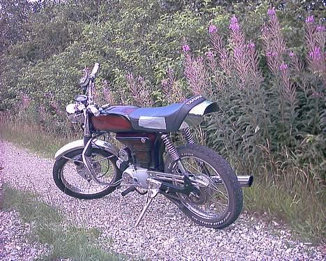 Yamaha FS1 !SOLGT! - Hul i sæddet, så der skal lige noget gaffatape til : ) billede 3