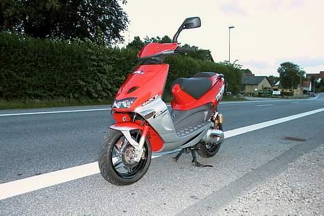 Aprilia SR 50 - hovsa, de spejle jeg har bestilt passer ikke på, så derfor kun et billede 2