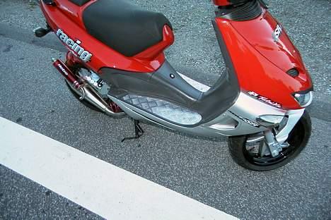 Aprilia SR 50 - alu fodplader, et must! billede 8